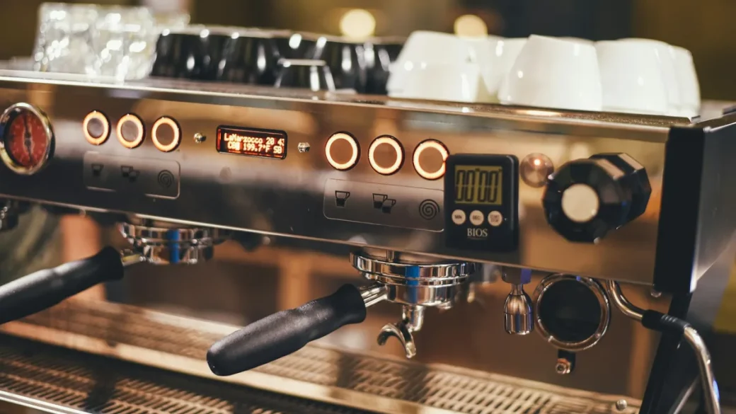 Filling the Gaggia Classic tank with citric acid descaling solution