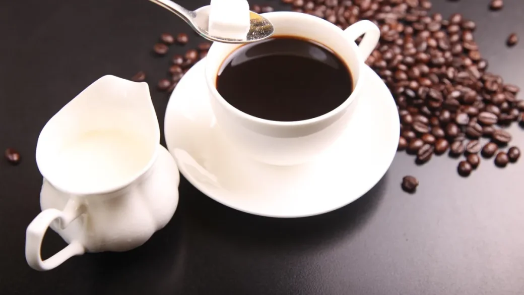 A steady espresso pour from a bottomless portafilter